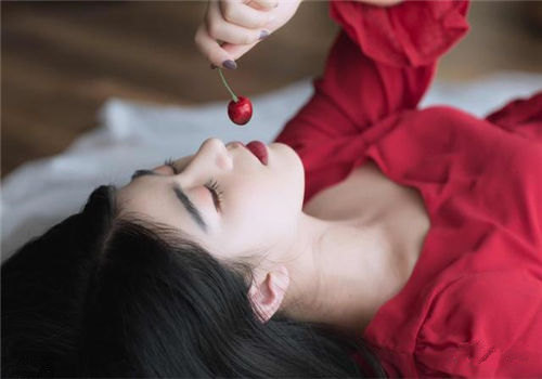 美麗動(dòng)人的娜娜