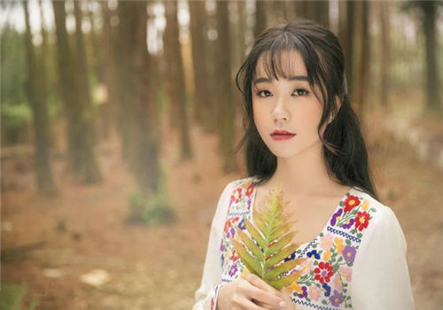 小霞戀上了比自己小4歲的他