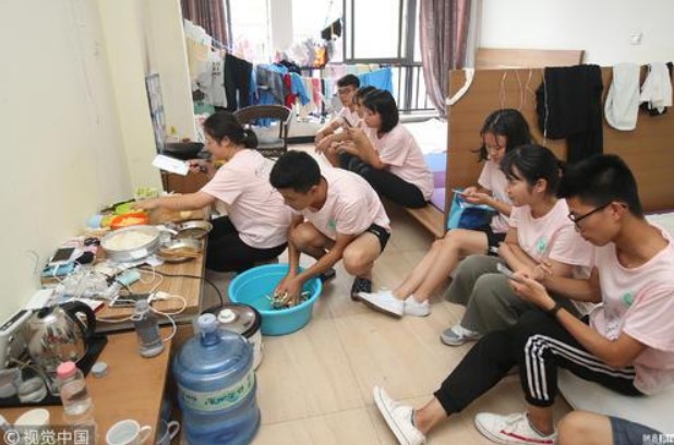 大家都很好奇，在傳銷組織中究竟可以談戀愛嗎？
